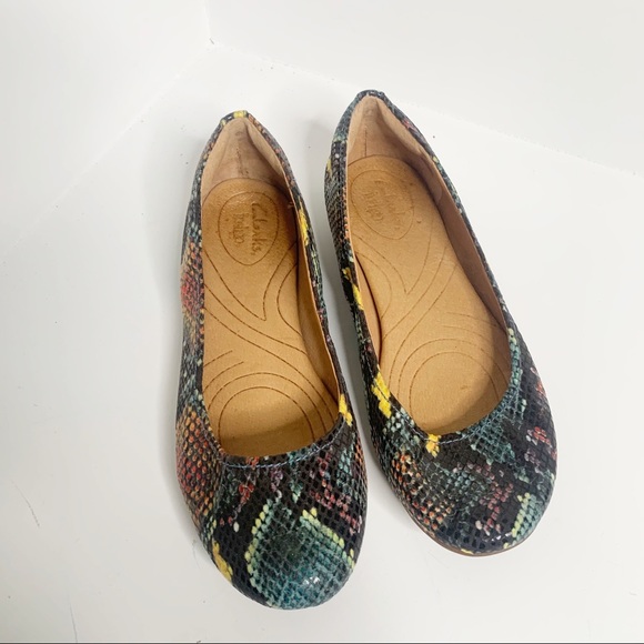 clarks snakeskin flats